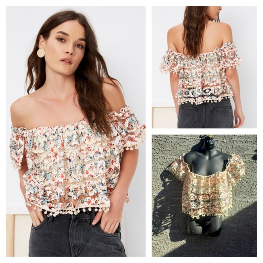 Amelia Crop Top‎
